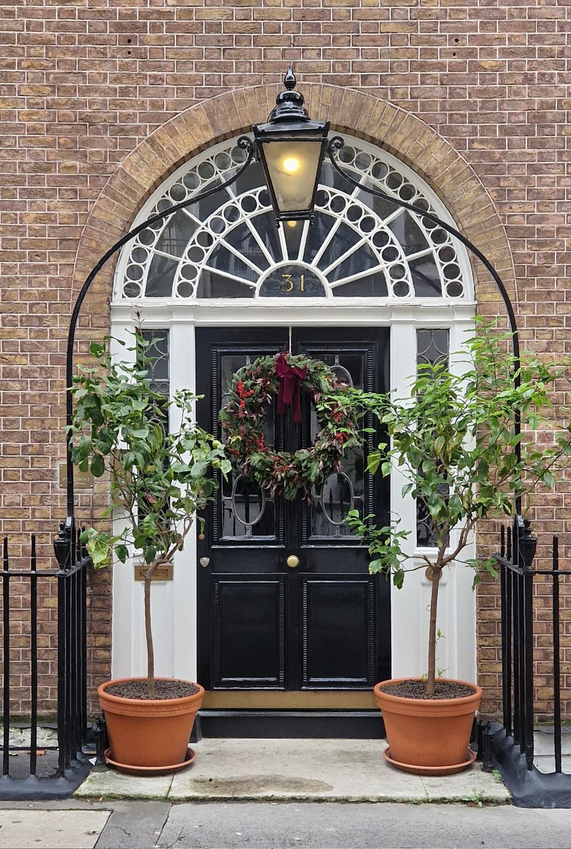 VinnieSull1van's tweet image. For the love of #doors 🚪 🎄

#Mayfair, #London