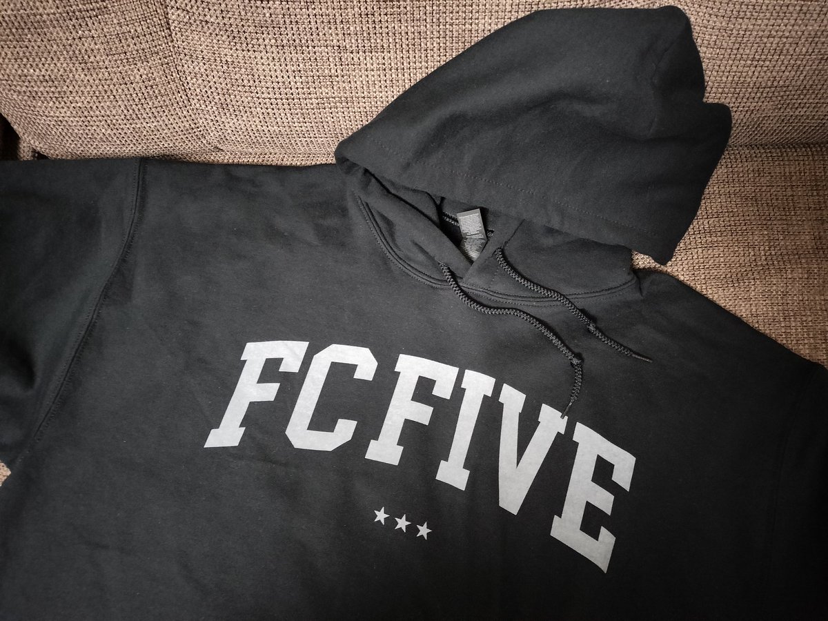 killingpunkrock's tweet image. 茨城県取手市の Mosh &amp;amp; Tacosの店頭販売のみでFC FiVEのマーチを販売してて、遠過ぎて絶望してたら、東京のライブ友達から連絡があって一緒に買って来て貰えた！！⁡
⁡⁡後はこれ着てFC FiVE復活の報を待つ！！⁡
⁡⁡
⁡ #fcfive #moshandtacos  #Hardcore
                 instagram.com/p/DSpl7bVCX9l/…