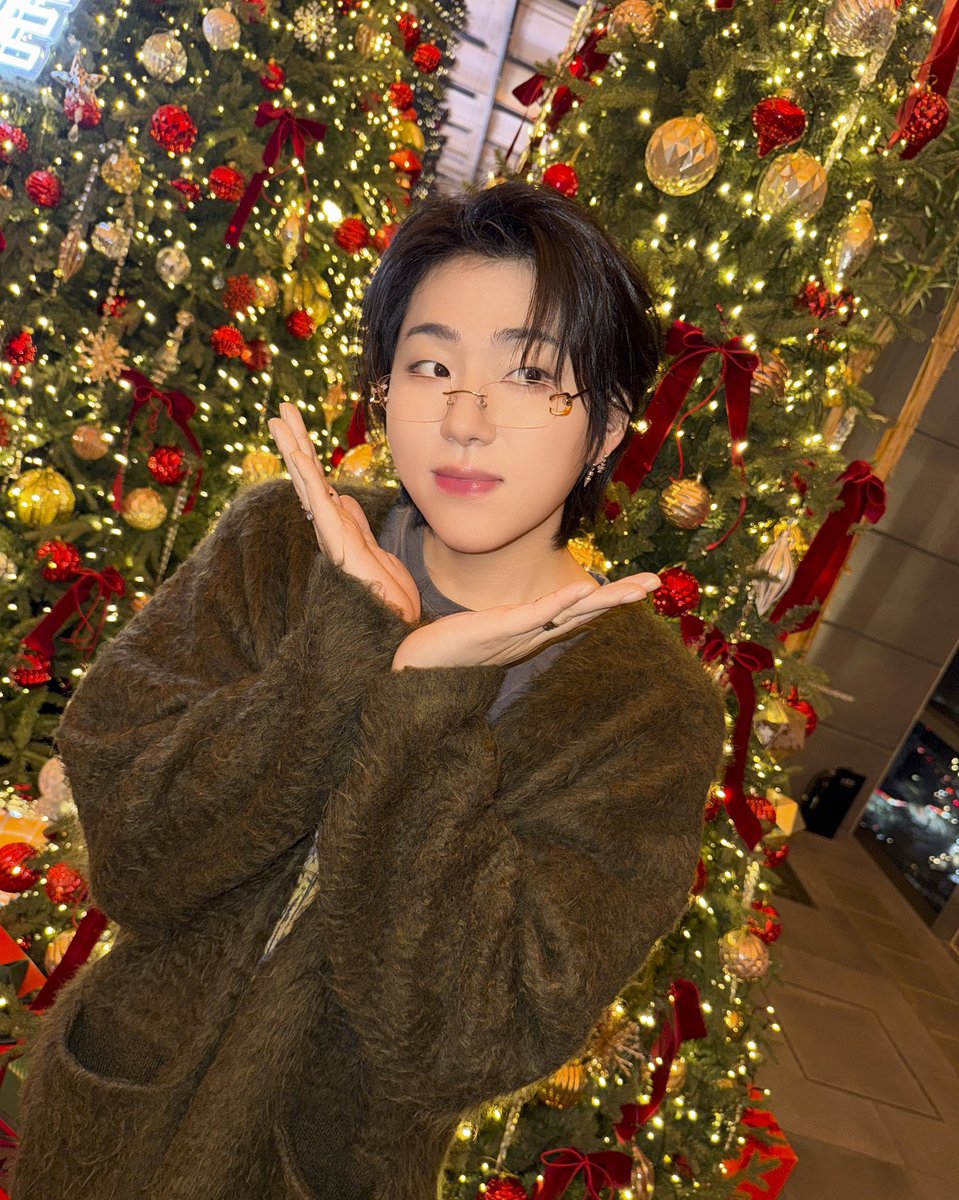 지코님 메리크리스마스🎄
트친들도 코몬들 모두모듀 메리크리스마스~~