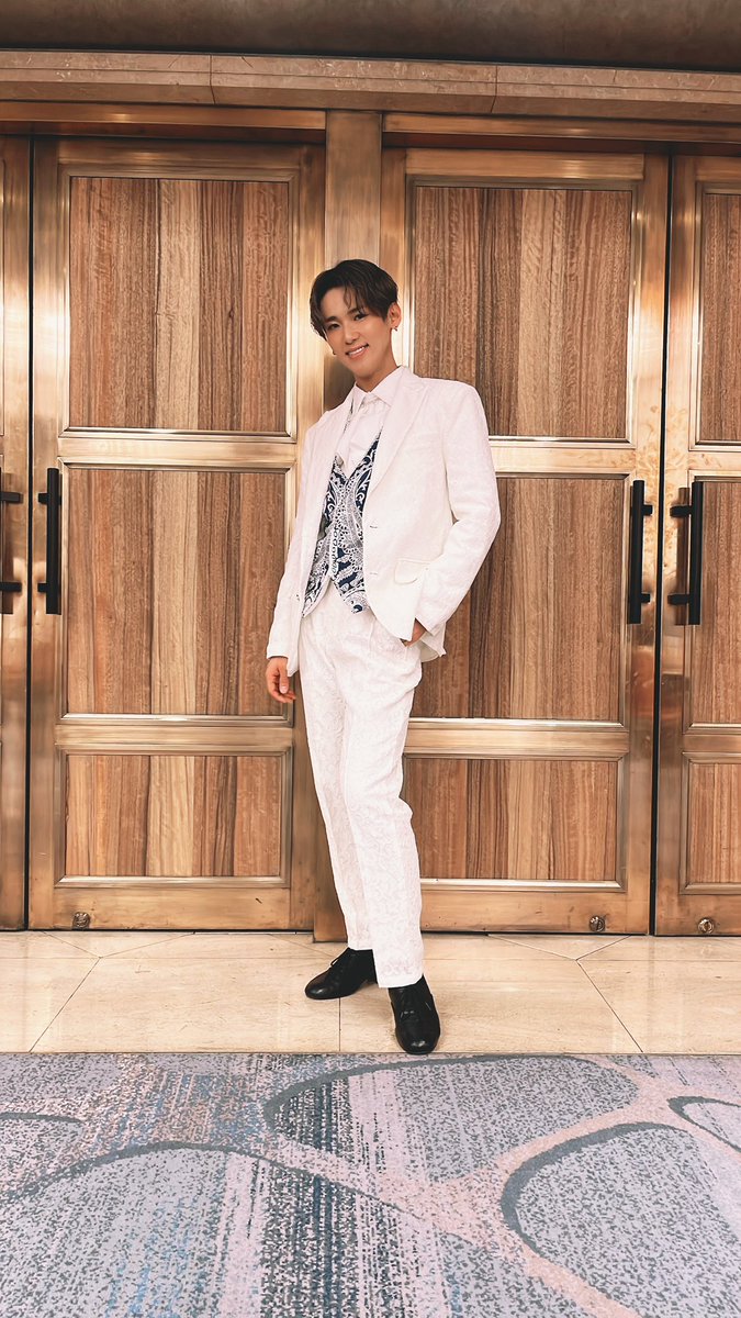 YOUSAYSAY's tweet image. コンボイディナーショー東京、ご来場ありがとうございました♪
明日はパーティお待ちしてます！
メリークリスマース🎄