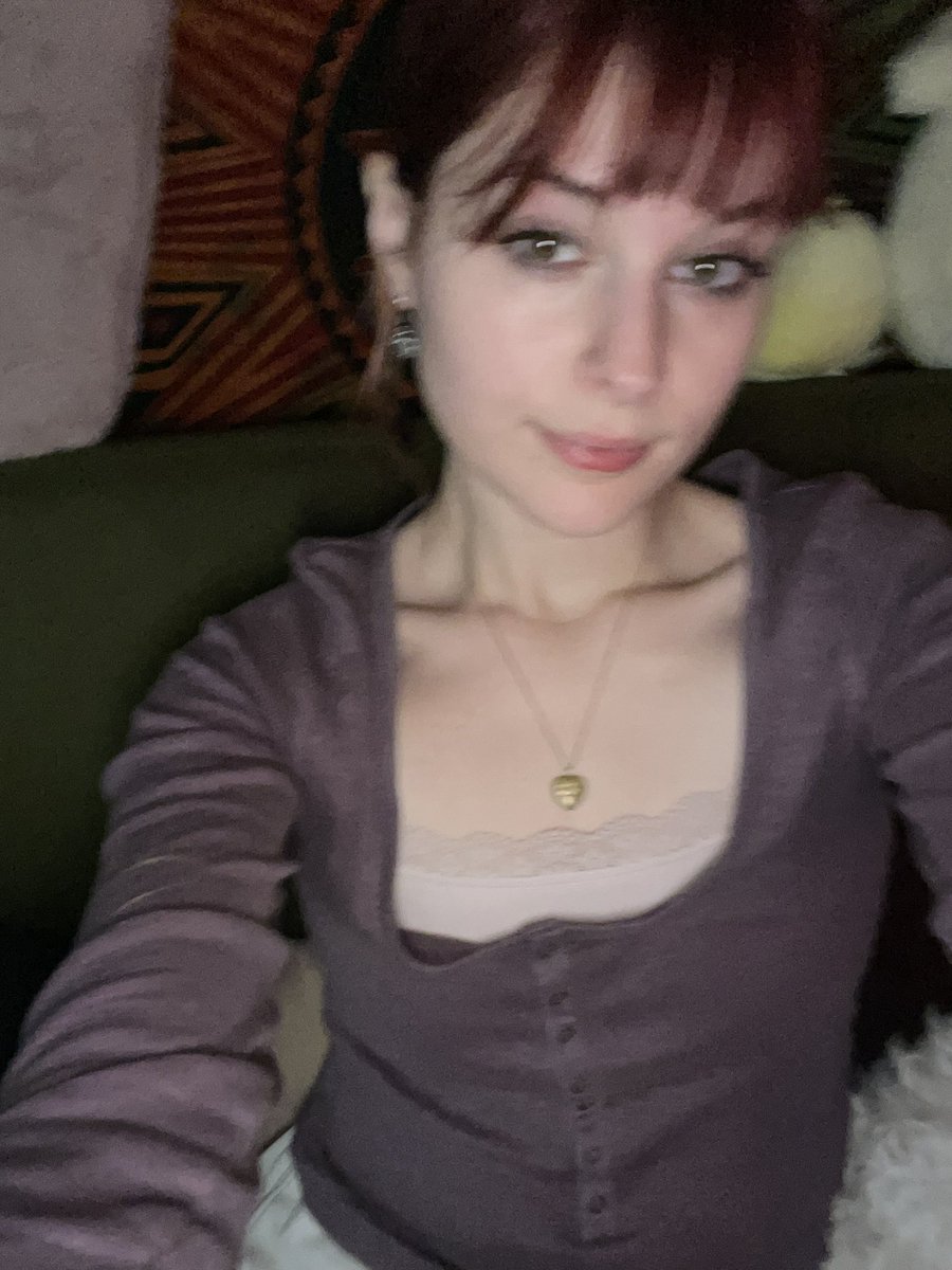 celestialm0mmy's tweet photo. I miss being tiny but at least my body is working and strong and I like feeling muscle instead of straight flab, 2026 goal is to be toned, fit, AND tiny again 🥹💕 https://t.co/eWQI4q8PIX