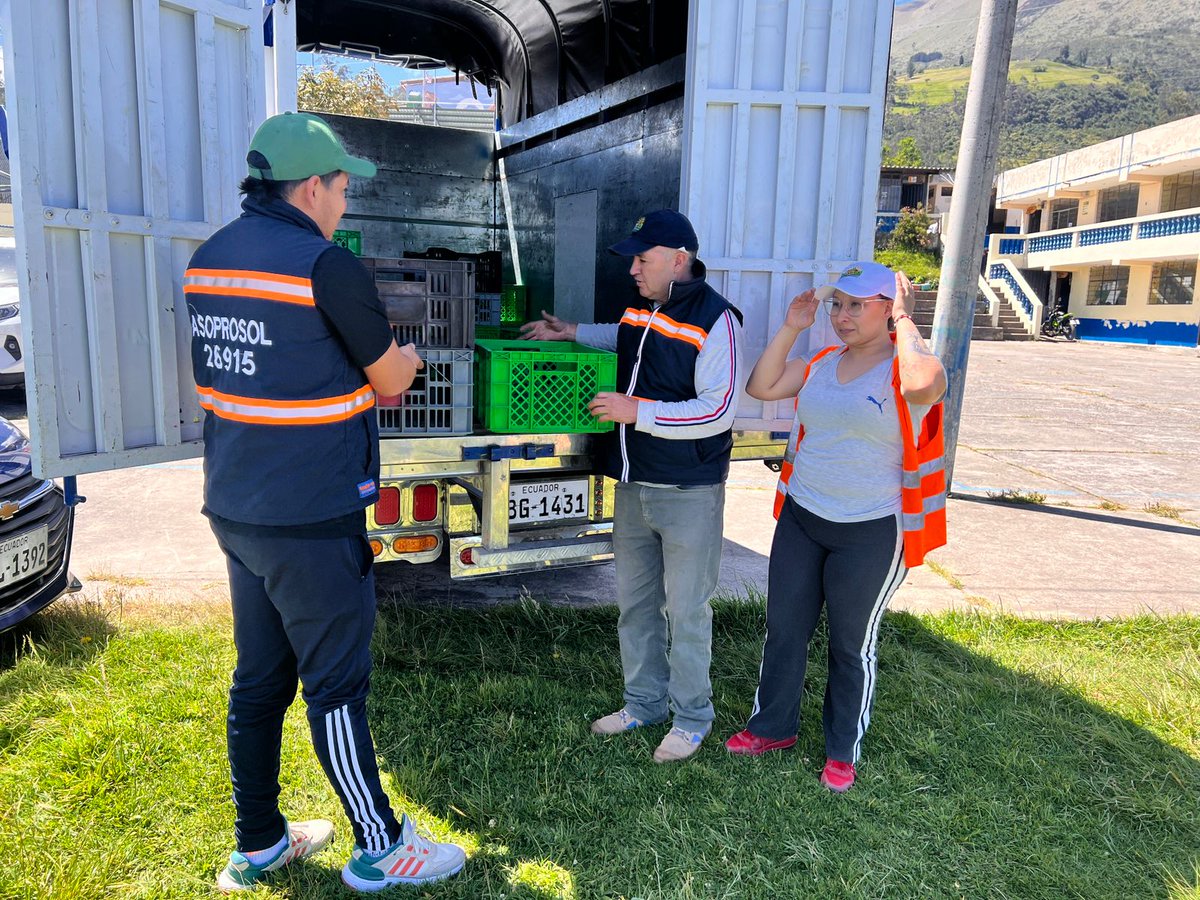 EducacionZ1Ec's tweet photo. 23 Parroquias del Carchi y 24 Parroquias de Imbabura, forman parte del Programa Mundial de Alimentos que inició con la entrega de alimentos frescos y saludables (Comidas Escolares) en articulación con el Ministerio de Educación, Deporte y Cultura Zona 1. https://t.co/XPMR2887l1