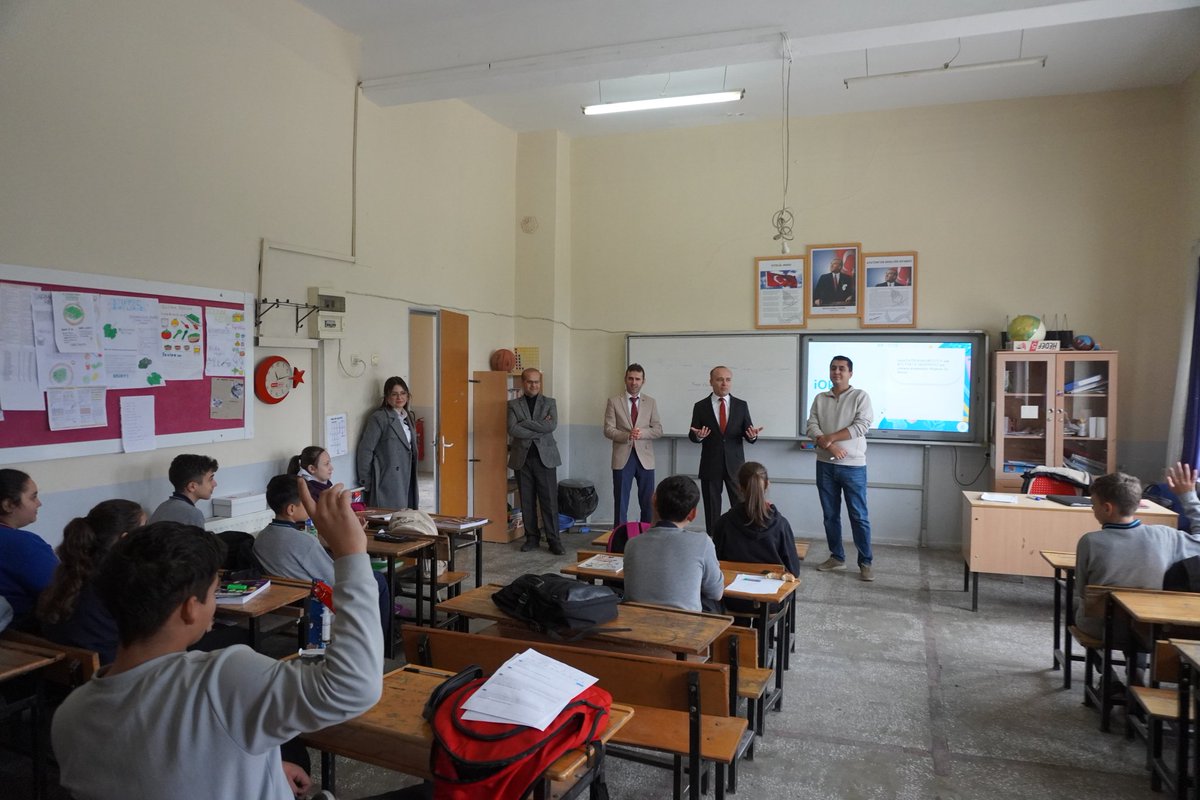 saruhanlimem's tweet photo. 📍 Okul Ziyaretleri

İlçe Millî Eğitim Müdürümüz, Gümülceli Şehit Muzaffer Yalçıner İlkokulu  ile Koldere Şehit Mehmet Burhan İlkokulu ve Ortaokulunu ziyaret etti. https://t.co/5L8gMOPTnA