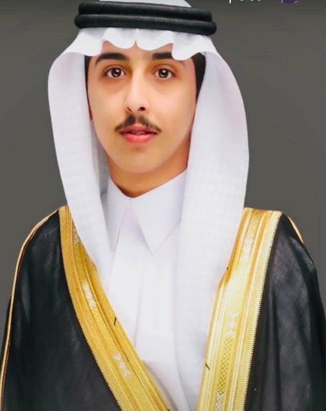 #اللحيسة
تُهني وتُبارك لـ ابن العم /سند بن سعد بن سند الوهبي الاسلمي بمناسبة تخرجه من كليات الخليج وحصوله على درجة البكالوريس تخصص (قانون) الف مبروگ التخرج وهذا الانجاز التعليمي ، امنياتنا لكم بالتوفيق والسداد .
#حائل
