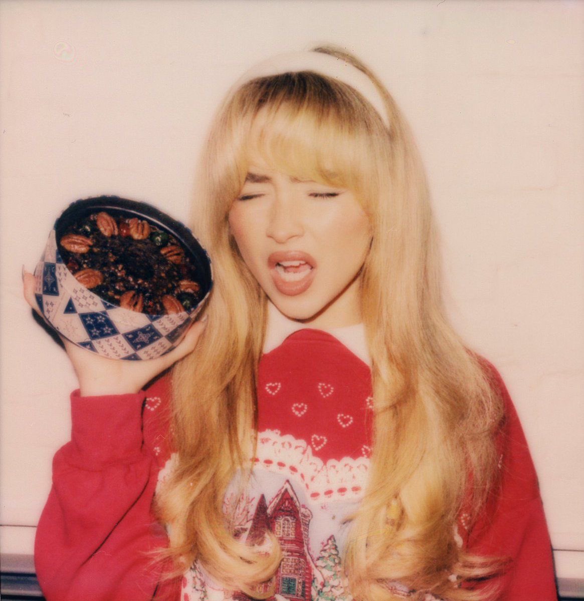 brinajpg's tweet photo. when i say best song on fruitcake, you say....? ❄️ https://t.co/EnbuwojpTQ