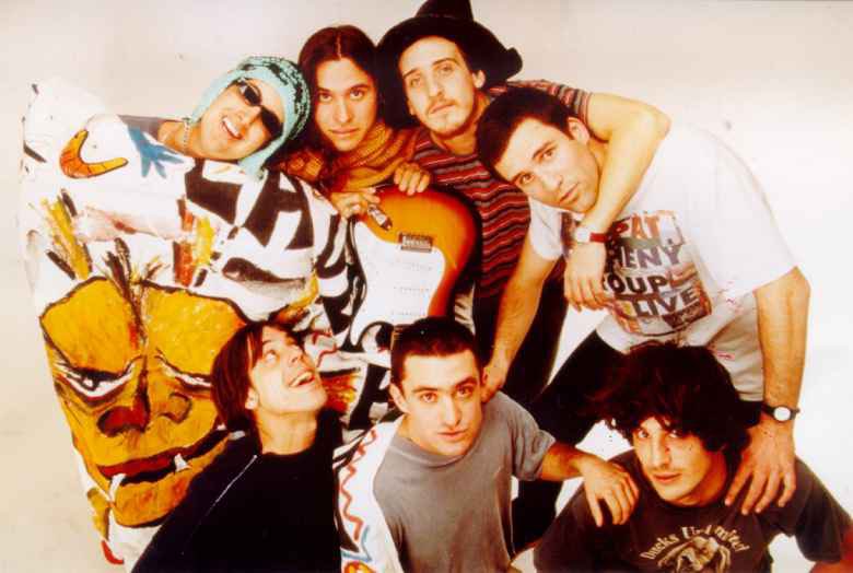 Feliz cumpleaños banda amiga, dale que 30 no son nada y viejos son los trapos, salutee🍻🥳