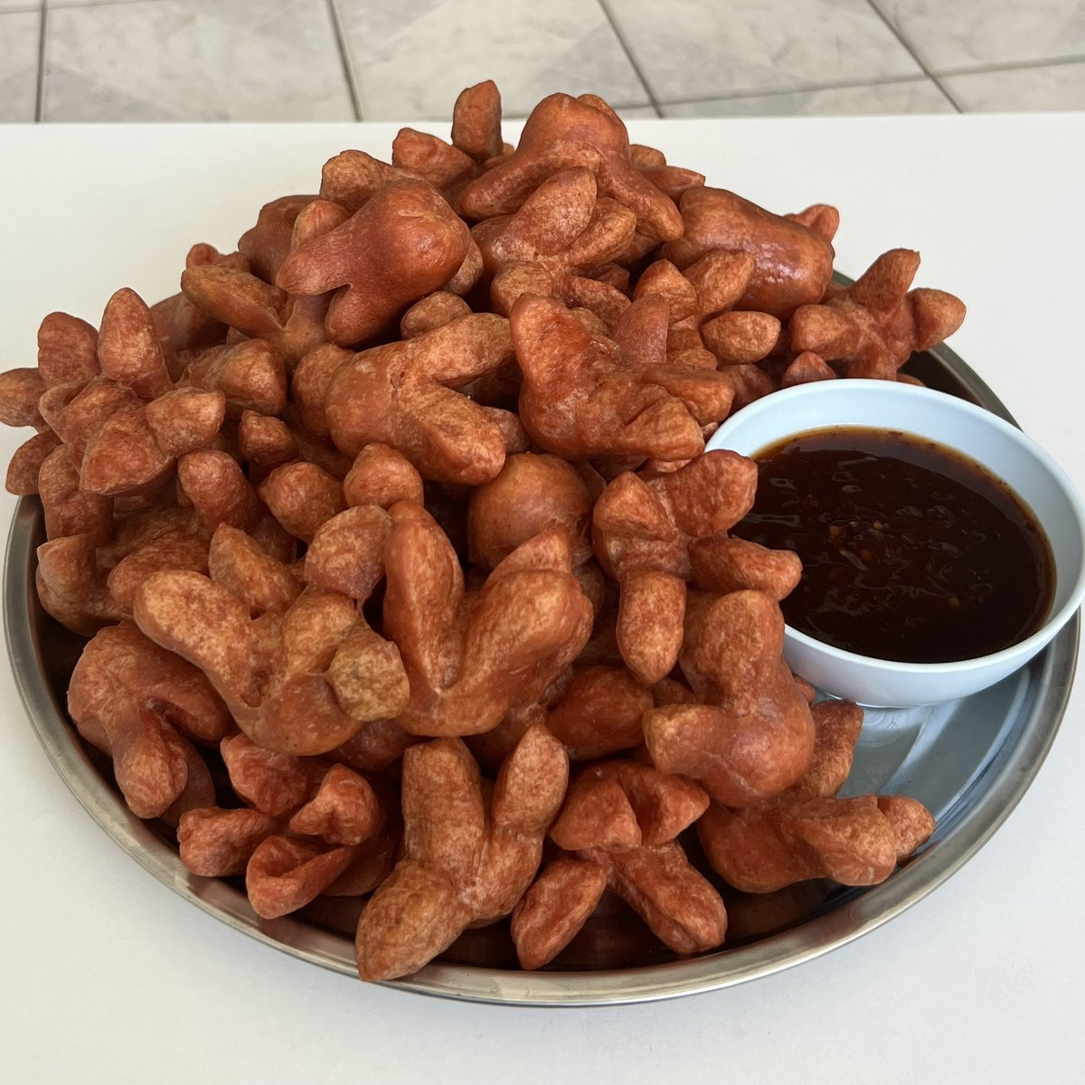 isasbenz's tweet image. ไส้กรอกแดงรี                       ลูกชิ้นปลาระเบิดใจ