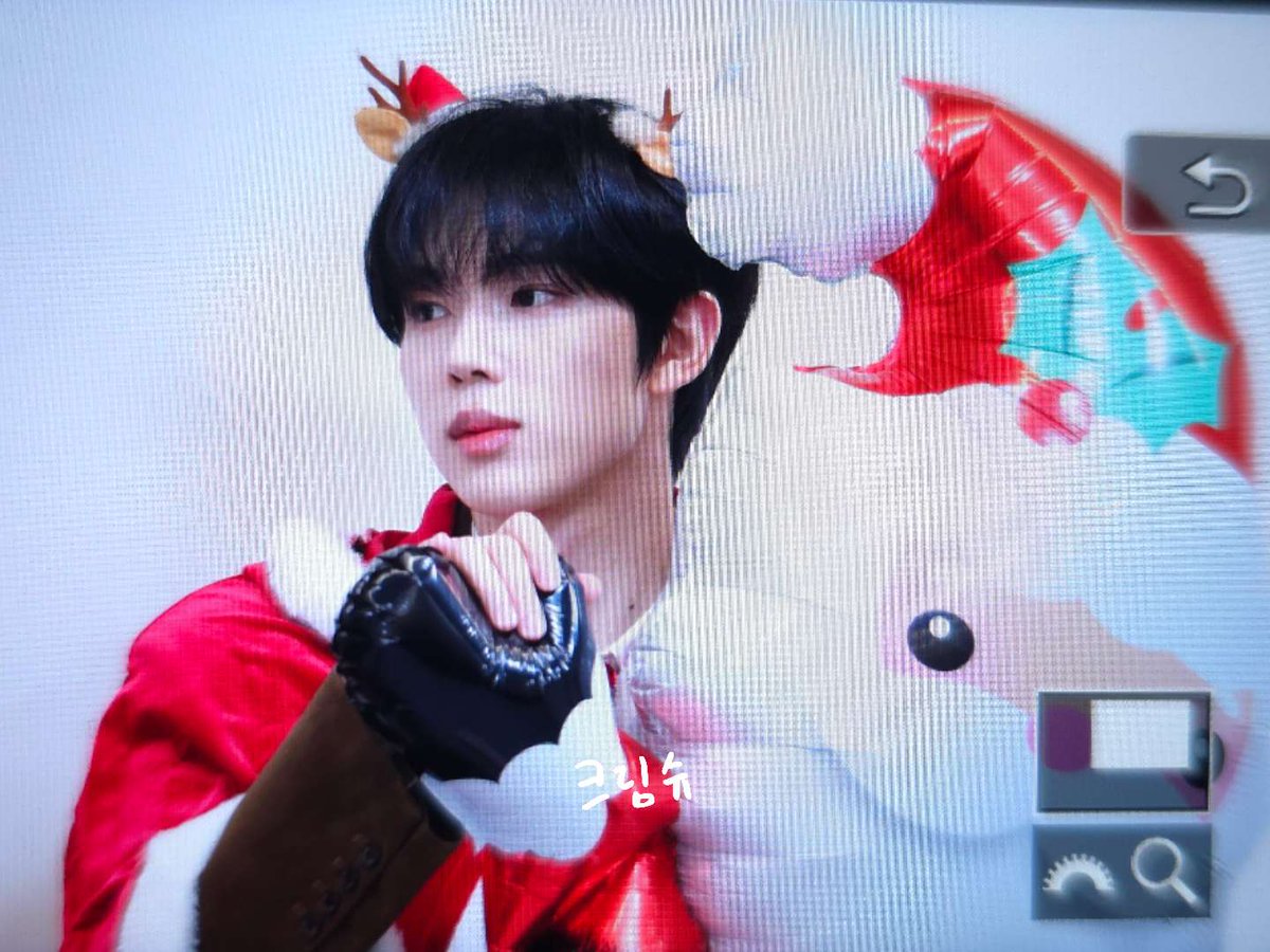 CreamChoux000's tweet photo. 251224

#LUN8 #루네이트 #Chael #카엘 https://t.co/fwvmpTZ3DJ