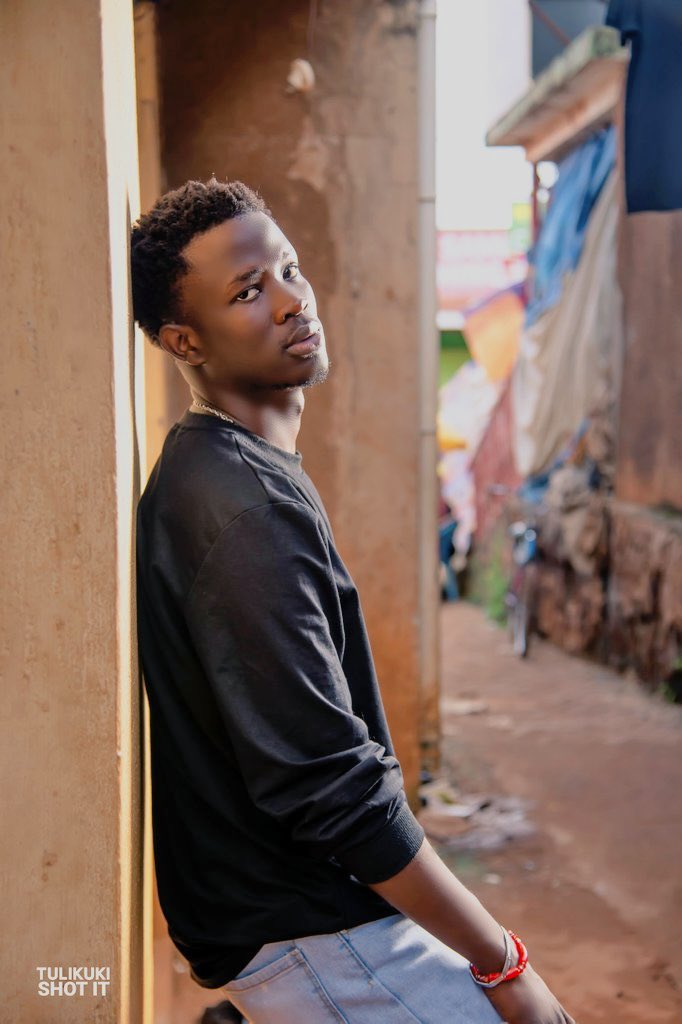 kellyisaacug1's tweet image. Merry X-mas and a happy new year 2026 🥳