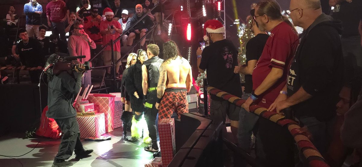 CarlosStoneking's tweet image. @shiloh_wwe @skylar_wwe #WWE # WWENxt Christmas Mayhem courtesy of #toothlessaggression. This was the best match.