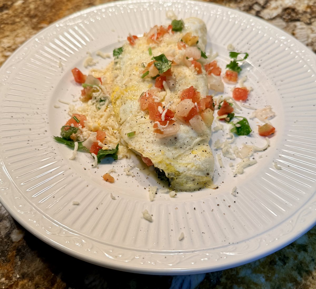 FNULNU1's tweet photo. I decided to cook an omelet with #Kale. I ran out of #Spinch. 😭😭😭

Not bad but spinach is better. 

Just messing around with what I had in the fridge. 🤷🏾‍♂️😁 https://t.co/KmOxhG2Qoe