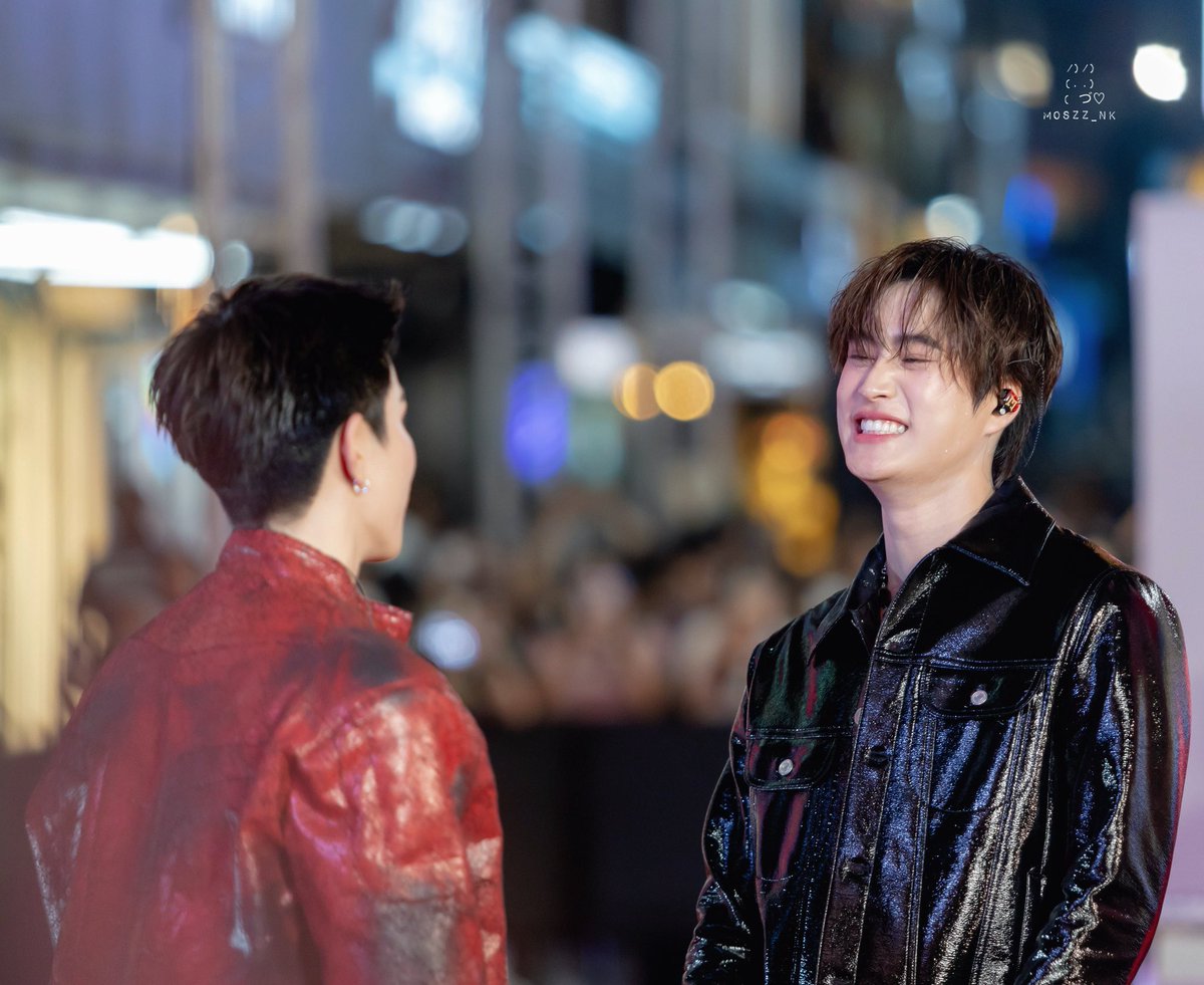 เพิ่งได้ดูย้อนหลัง คือทางแบรนด์ไว้ใจเจมโฟ้ดมากอ่ะ ปล่อยให้ long take โชว์กันเองเลย โชว์ยาวมากกก แล้วร้องสดอีก สดกว่าปลาในทะเลด้วยซ้ำ โคตรโหด ไม่ใช่ใครก็ทำได้นะนั่น เด็กมหัศจรรย์ว่ะ 

#True1stAlphaReadyStorexGF