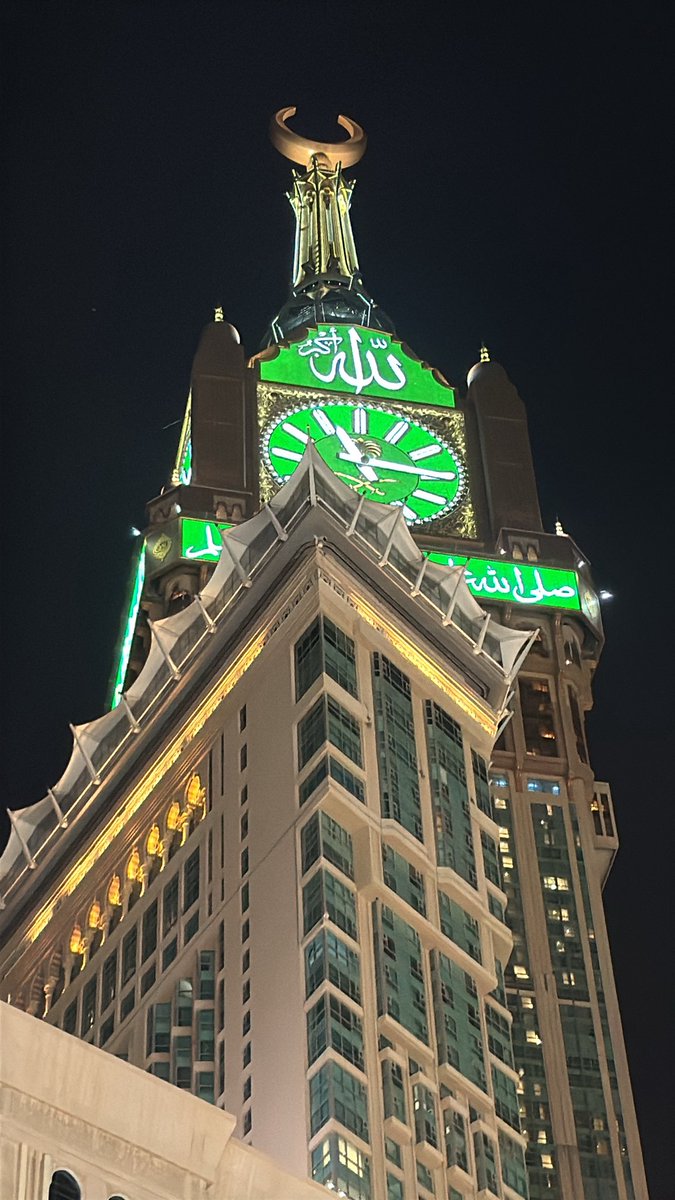 ghurm_7's tweet photo. في مكّة تسكن القلوب،
وتطمئن الأرواح،
وكأن الضجيج كلّه
لا يجرؤ على الدخول.🤍🕋 https://t.co/yB3aCFSFHA