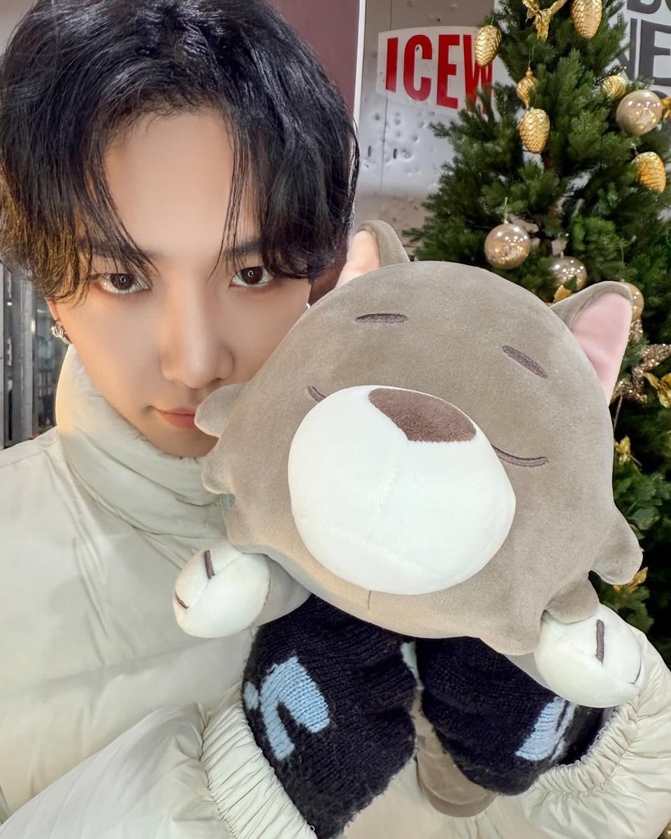 mongmyng's tweet photo. do we look alike >3< https://t.co/CXBLSAB8Ds