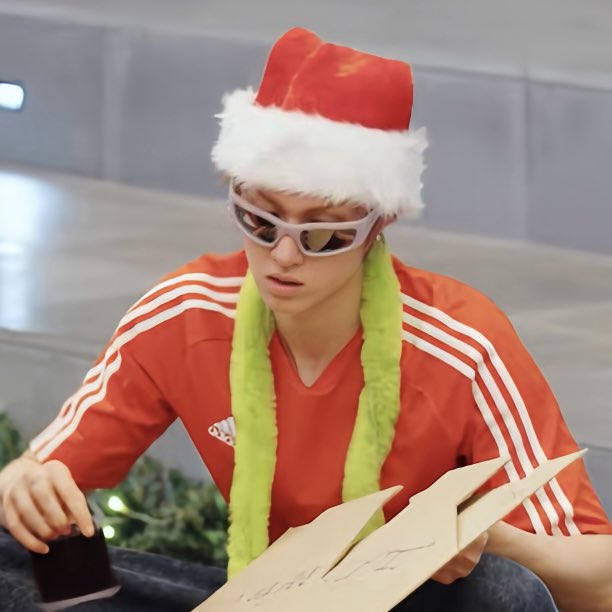 swagkercii's tweet image. #MARTIN #마틴 ⭑ SANTIN (♥️) IS SO COOL