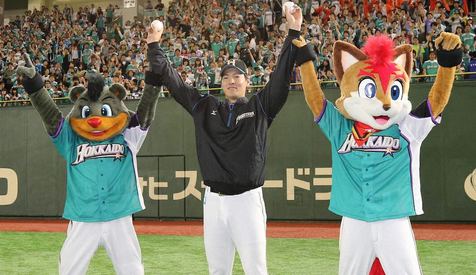 G88b63raAAAcxR2?format=webp&