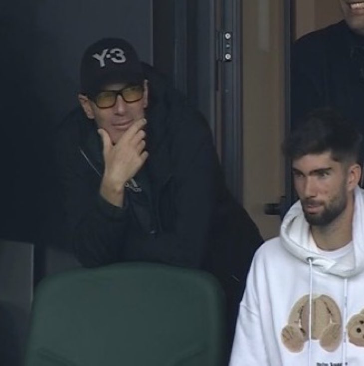 theMadridZone's tweet image. Zinedine Zidane at AFCON support his son Luca in Algeria vs Sudan match. 🤍🇩🇿