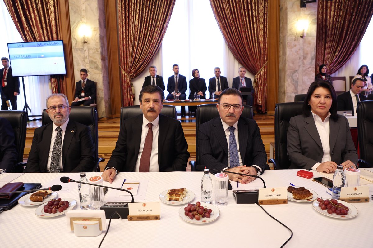 kemalcelik007's tweet photo. 📍 TBMM

Milli Dayanışma, Kardeşlik ve Demokrasi Komisyonunun 20’nci toplantısını, TBMM Başkanımız Sayın Numan Kurtulmuş’un başkanlığında gerçekleştirdik. https://t.co/YwP6P7YfB3