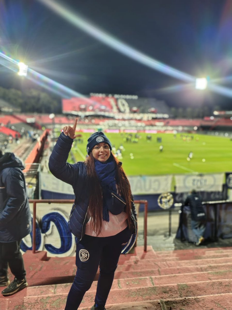 Contra Platense , recién operada de 3 ligamentos cortados. Mi vida por el CSIR 👊💙