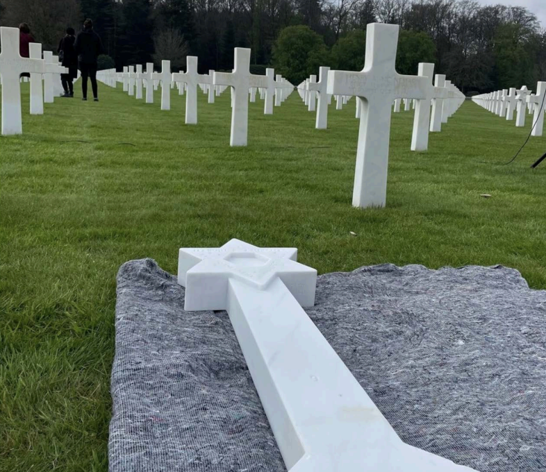 OperBenjamin's tweet image. Pvt. Albert Belmont, born Abraham Belkowitz, was a Jewish American photographer and father who left everything behind to fight fascism in WWII. 

He was killed at just 33 during the Battle of Metz. 

For nearly 80 years, his Jewish identity was missing, until it was finally…