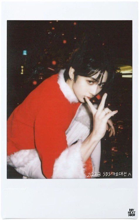 thatyearw2's tweet photo. 태산아메리크리스마스
‧₊˚🎄✩ ₊˚🦌⊹♡ https://t.co/dN3eUDRcQJ