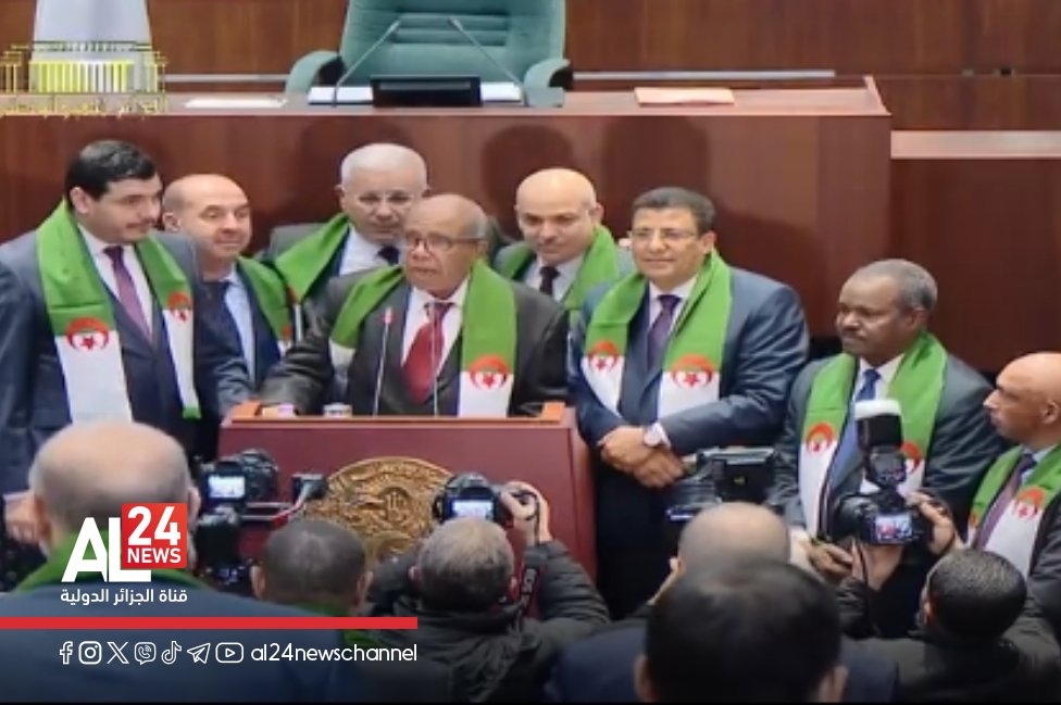 AL24Francais's tweet photo. #Zeghidi qualifie de "moment historique" la #criminalisation de la #colonisation_française en #Algérie
➡️https://t.co/NGg1hefjZr https://t.co/SLC4QUBR3I