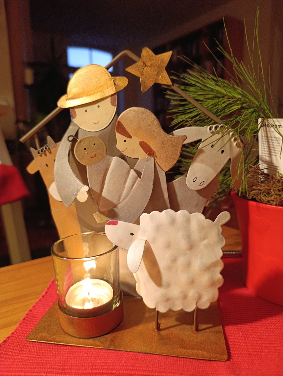 BirgitStollh's tweet photo. Frohe Weihnachten! Merry Christmas! https://t.co/ppE4v7NMEv