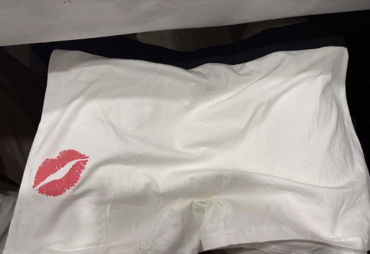 lo que me han regalado por el amigo invisible lloro de la risa