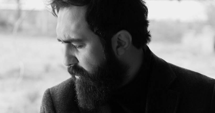 Limportant_fr's tweet image. Iran. Le chanteur Mehdi Yarrahi a reçu 74 coups de fouet pour avoir publié une chanson de protestation intitulée Rousarieto (Enlève ton foulard) limportant.fr/infos-good-bye… #Rediff