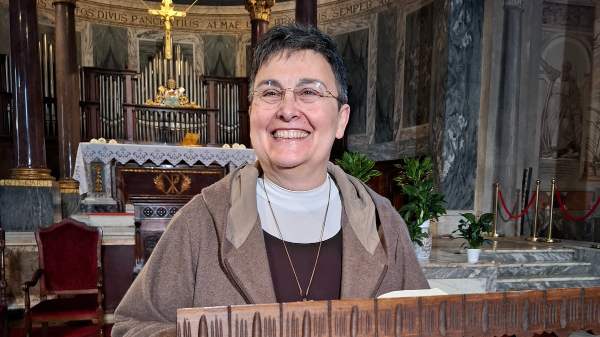 TV2000it's tweet photo. “Àlzati, prendi con te il bambino e sua madre, fuggi in Egitto”
Dalla Basilica di San Pancrazio in Roma, suor Roberta Vinerba commenta il #Vangelo del 28 dicembre: la domenica della Sacra Famiglia
#SullaStrada in onda domani #27dicembre ore 14.35 su #TV2000
📺 Canale 28 |📡 157 Sky | 📲 App #Play2000
@lastradatv2000
