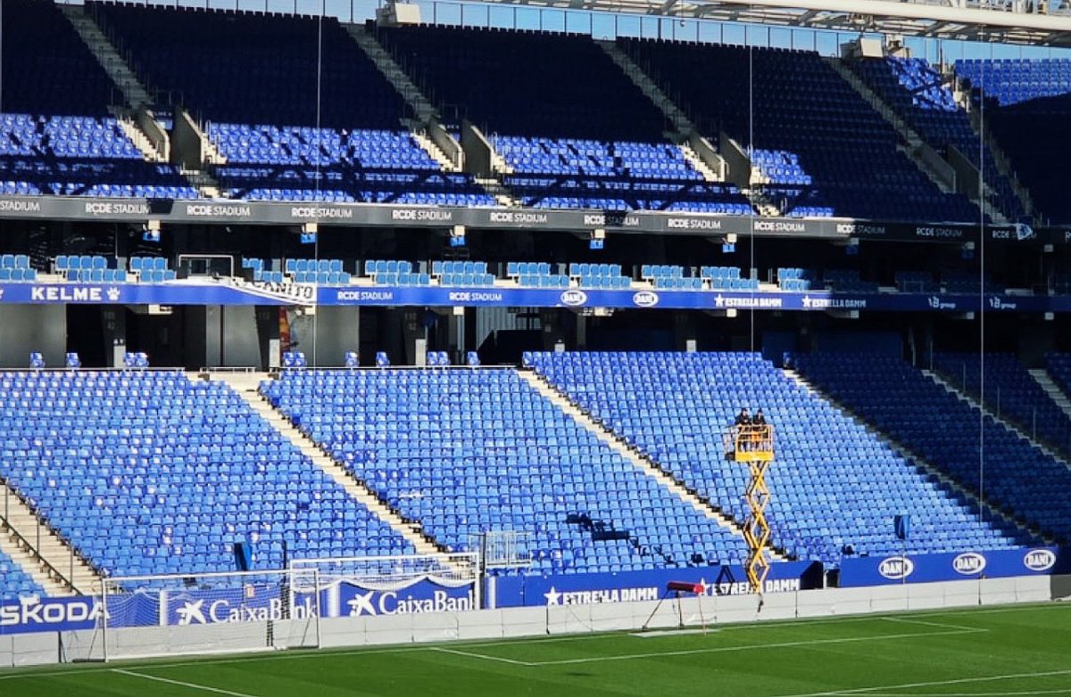 CurvaRCDE's tweet image. Poner red para tifos verticales ❌
Poner red para criminalizar a la afición ✅

Ya queda menos para el derbi… 🐀🇨🇭