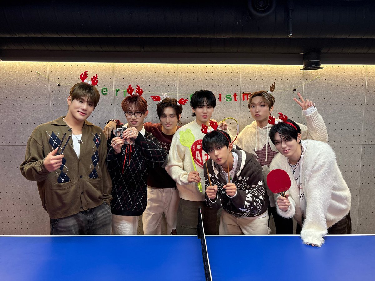 DKB_BRAVE's tweet image. [📷]

&amp;lt;크리스마스 배🎄 닼구비 최강자를 가려라🏓&amp;gt; 재밌었나요~?
BB에게 스윗한 선물이 되었으면 좋겠습니다🎁
짱크비와 함께 보내는 즐거운 성탄절 되세요~
(✿๑•ᴗ•๑)*✲ﾟ*｡⋆🪄
𝐁𝐁 𝐌𝐞𝐫𝐫𝐲 𝐂𝐡𝐫𝐢𝐬𝐭𝐦𝐚𝐬💚💛🩷

Did you enjoy &amp;lt;🎄Christmas DKB Ping-Pong Battle🏓&amp;gt;?
We hope that…