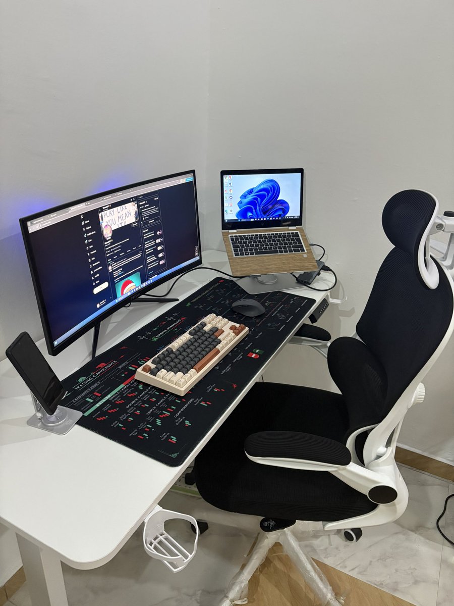 MunaPRR's tweet image. Finally set up my mini workspace. 🧑‍💻

I’ll take this as a Christmas gift to myself. I prayed for moments like this, and I’m grateful that Web3 made it possible.

Big thanks to @crazino87 for putting InfoFi on my timeline around this time last year, and to @KaitoAI for…