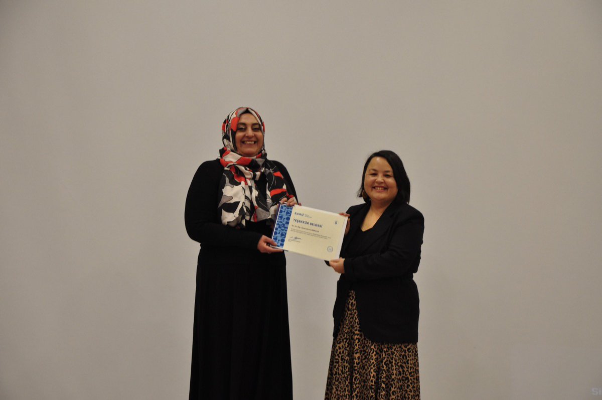 2025 yılının “Aile Yılı” ilan edilmesi kapsamında; aile kurumunun güçlendirilmesi, ebeveynlerin değişen toplumsal koşullar karşısında daha bilinçli olmaları amacıyla “Sürdürülebilir Ebeveynlik” konulu hizmet içi eğitim gerçekleştirildi.

Başkanlığımız ile Okul Öncesi Eğitim