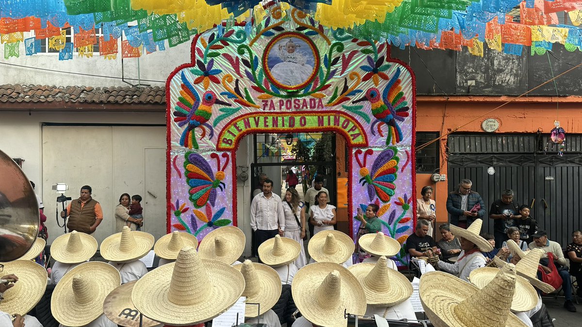 7ma posada del Niñopa en el barrio de la Asunción en Xochimilco, lo recibe la familia Romero Valdez…facebook.com/share/p/1BdScW…