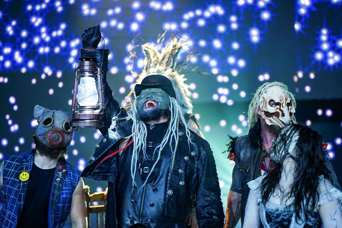 WrestlePurists's tweet image. #SmackDown Last Friday -

Average Viewers: 995,000

P18-49: 0.21