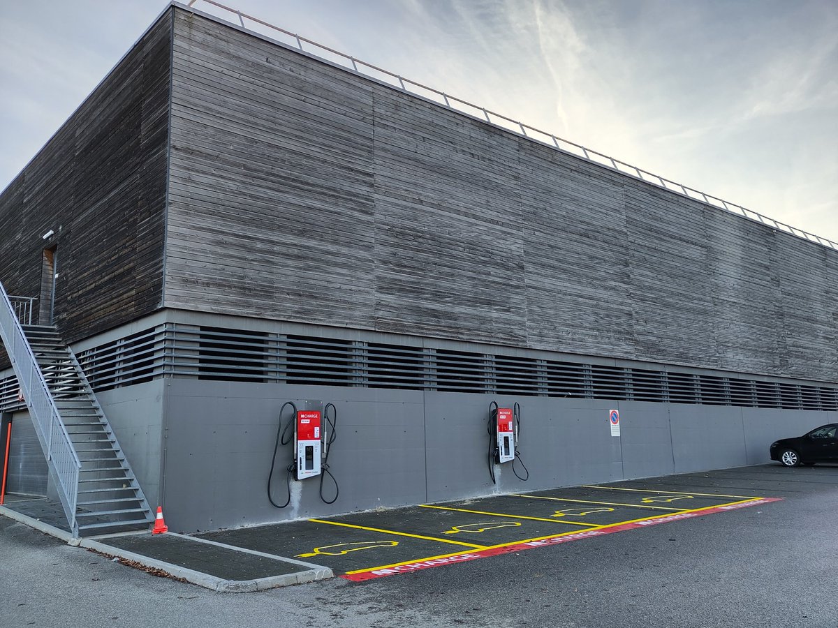 chargeguide's tweet image. New DC charger in Canton Jura at Migros Saignelégier

4xCCS max 50kW
48ct/kWh
Free parking

Open 24/7, but there might not be any lighting or snow removal when the store is closed