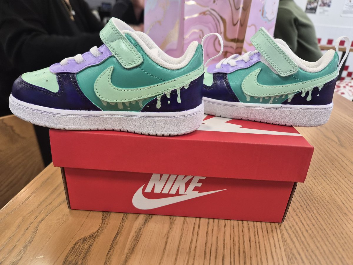 Shoes i painted on my stream <a href="/TheArena/">The Arena ⚔️</a> for my secret Santa gift 🎁hopefully will be doing more art streams in the future 
$ARENA