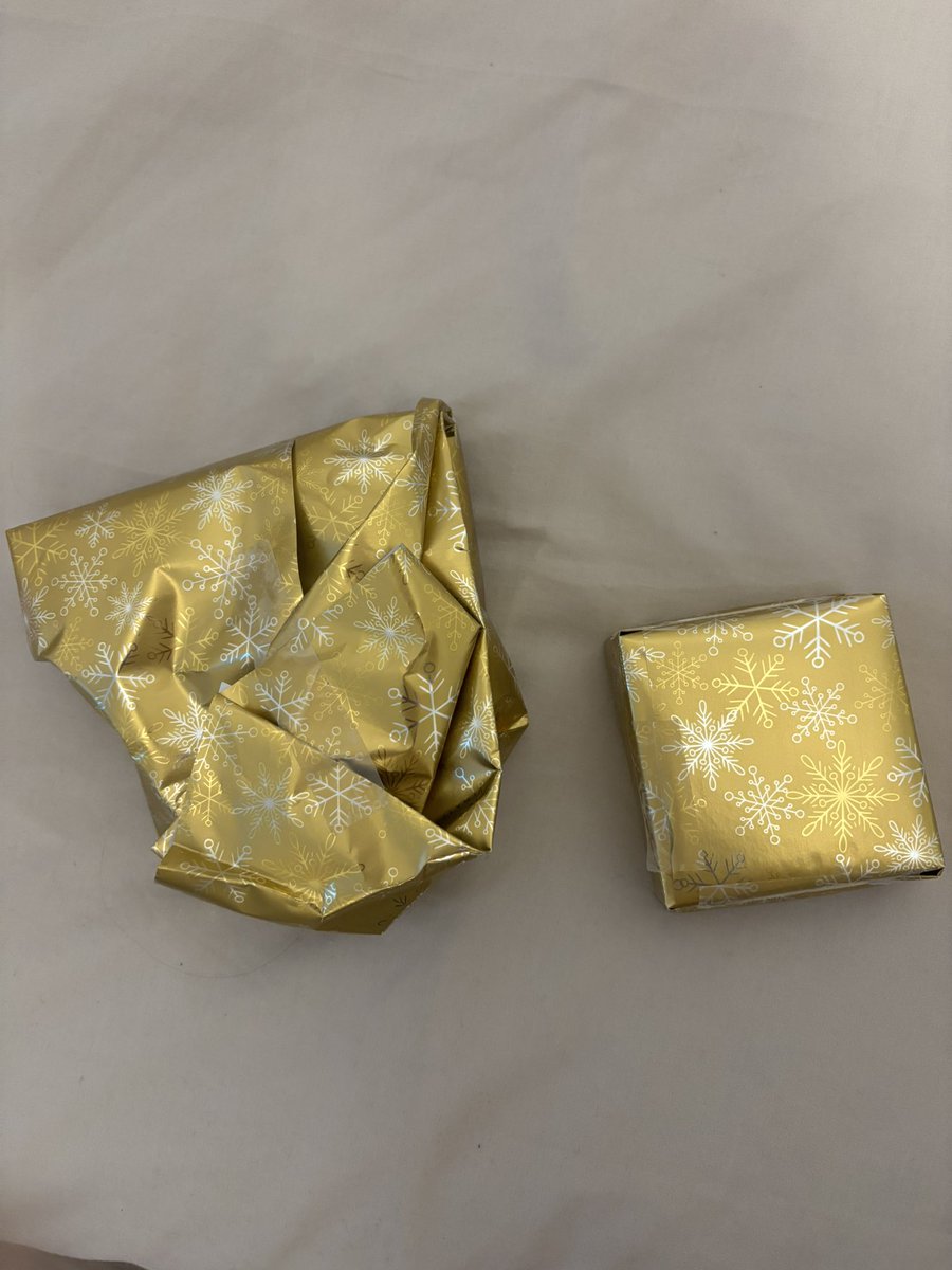 cliia_'s tweet image. jvous laisse deviner lequel j'ai emballé (niveau difficile)