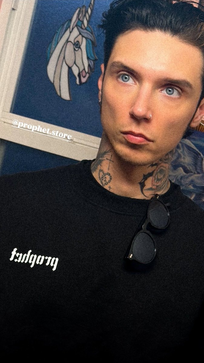 acerv0bvb's tweet image. Aleluia ✨!!! O Andy tá voltando a usar o insta e deixando de ser low profile - 🐶