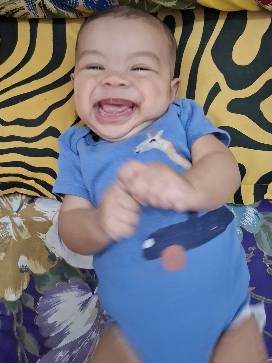 yurisningtyas tweet media