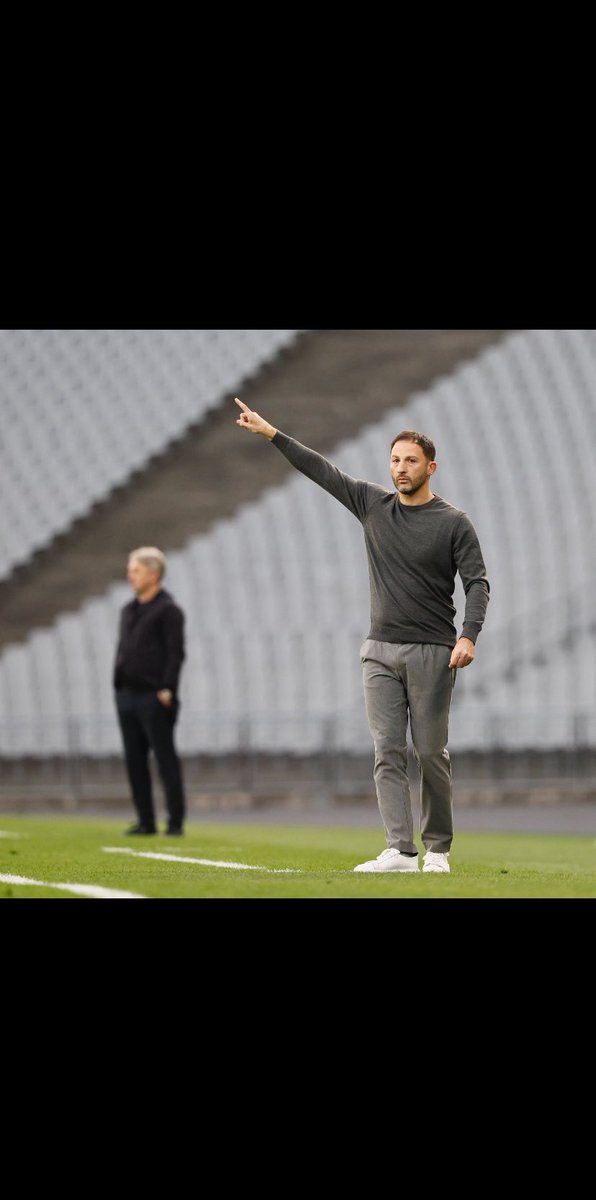 soylutrn's tweet photo. Ersin Düzen: "Domenico Tedesco, dini bayramlara ve konulara çok önem veriyor.

Yerli futbolcular açısından Cuma Namazı konusu hassas bir konu. O güne antrenman koymuyormuş hoca." https://t.co/6kLRQwoRtN