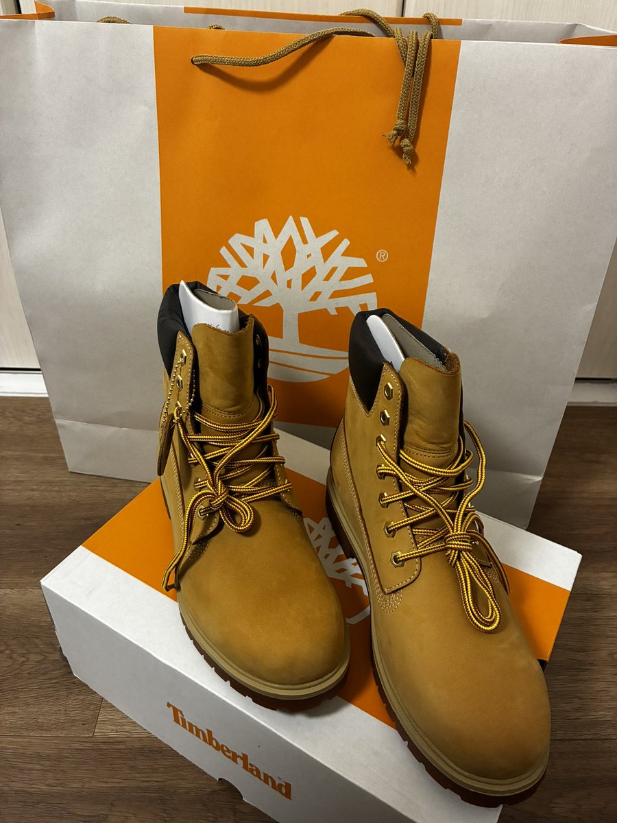 LockTTV's tweet image. 彼女にプレゼントもらった😭😭
ありがとうございます