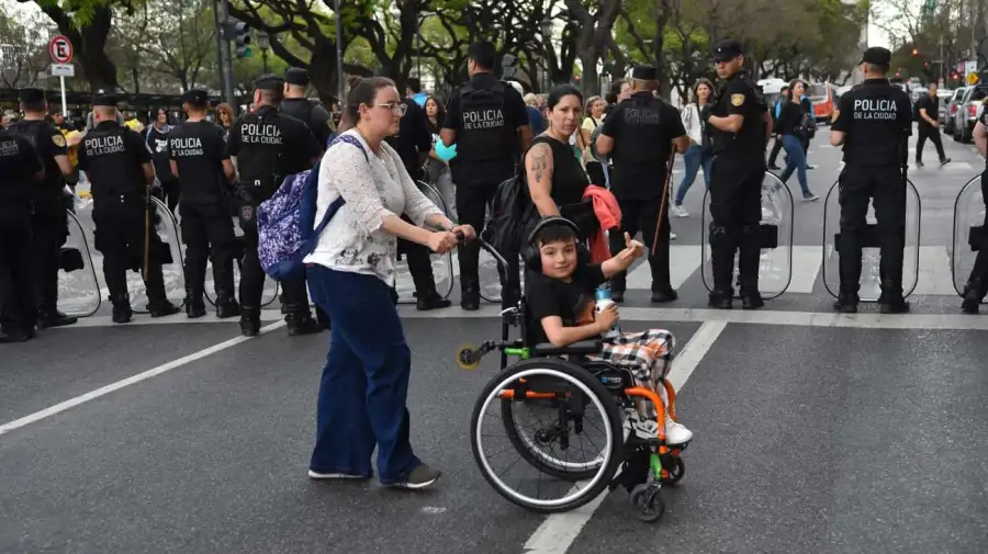sofimartinezma's tweet image. Entrevisté a la abogada Marta Lastra sobre la Ley de Emergencia en Discapacidad. 

El diagnóstico es crítico: el sistema está al borde del colapso y podría desaparecer sin una respuesta urgente del Estado. 

Perfil Córdoba 👉 surl.li/cyeeba
