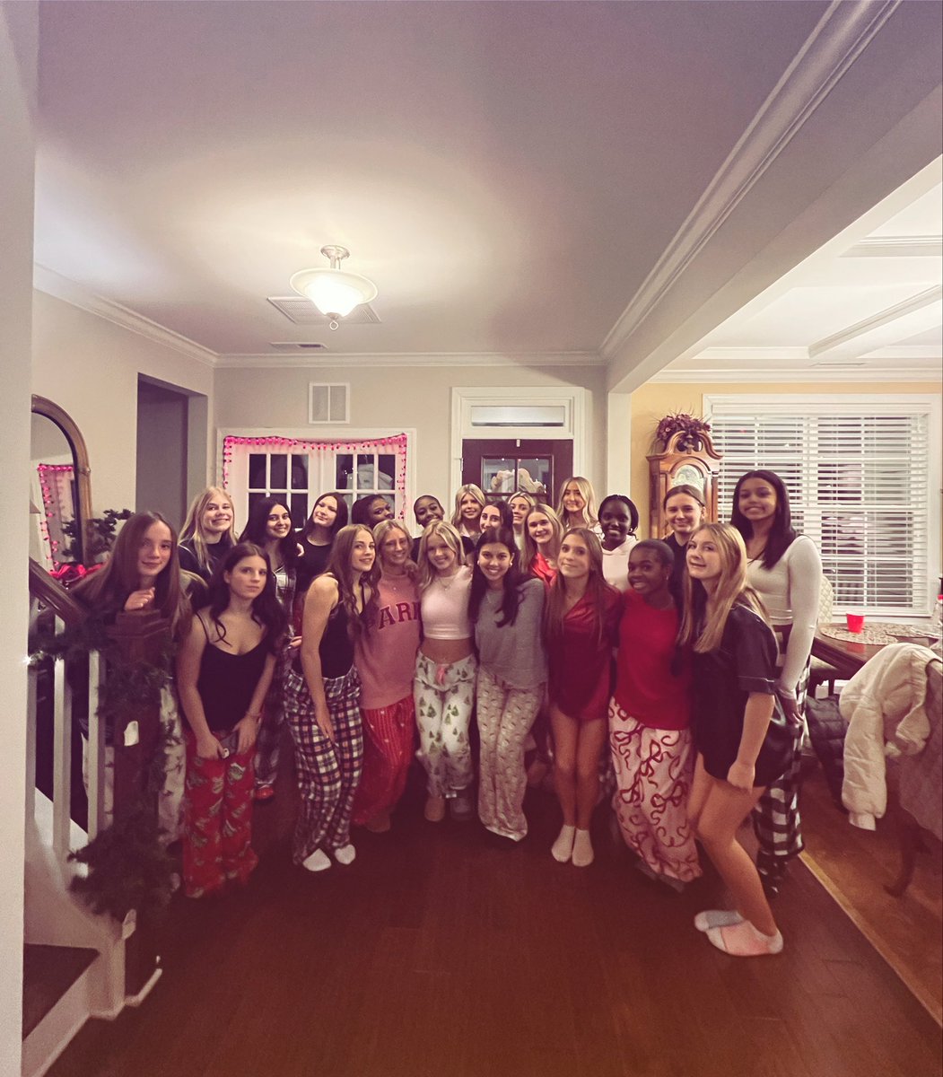 On the 1st day till Christmas…Heritage gave to me…
1 heritage cheer family! We are wishing all a very merry christmas! #happychristmaseve