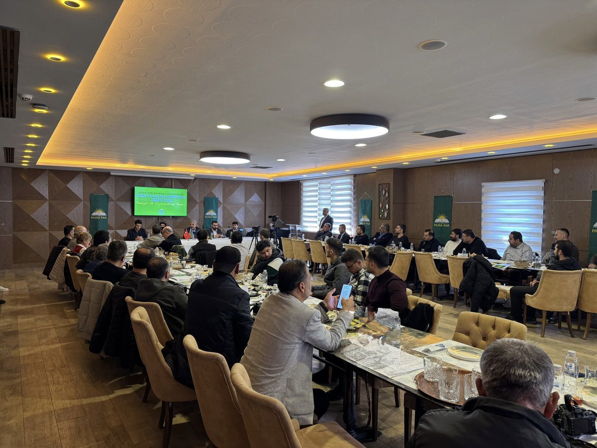 Düşünün ki milyonlara varan paraları gönül hoşluğuyla ve canı gönülden karşıdakine vermiş ve hemen sonrasında aynı masada çayla muhabbeti koyulaştırmıştır.

İşte HÜDA PAR Sulh Komisyonu bunu başarıyor.

HÜDA PAR olarak “Rûspî”lik makamını kurumsal bir hüviyete kavuşturuyoruz.