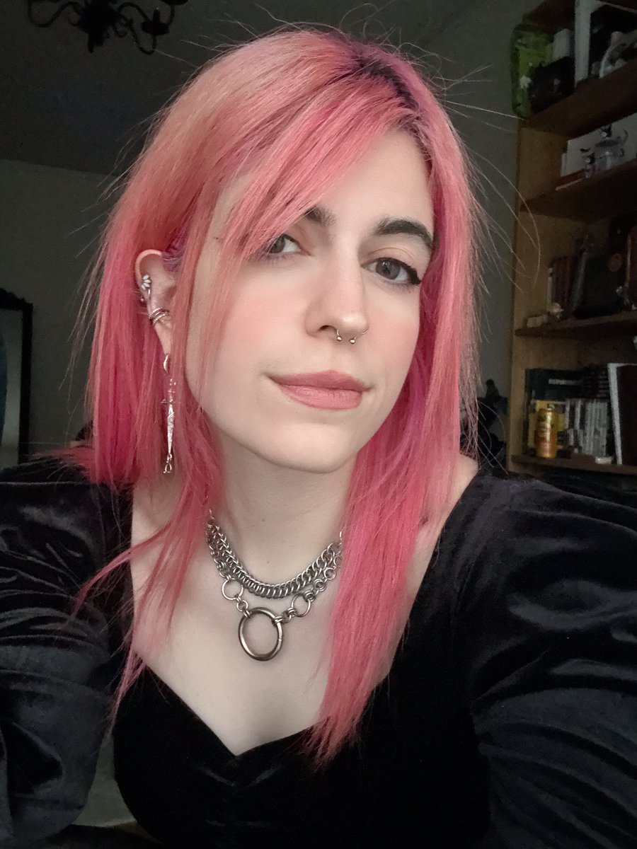 1 an de plus et les cheveux roses (mon anniv c’était hier mais bref)