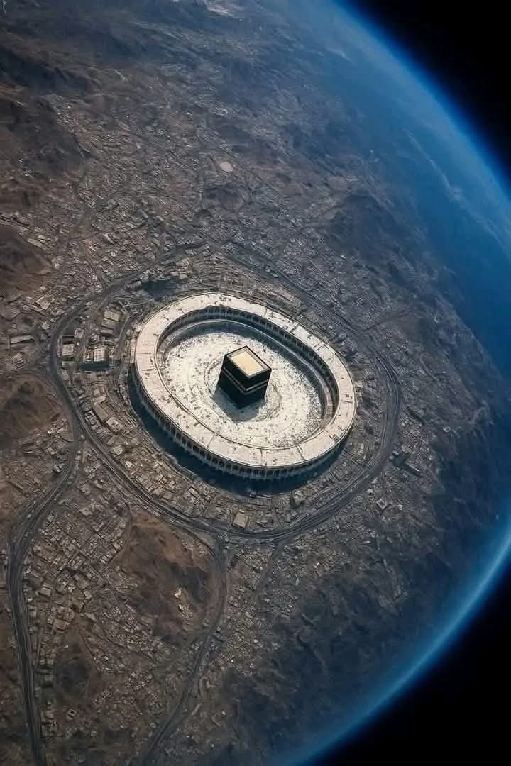 لؤلؤة الأرض لو كنا نستطيع رؤيتها من الفضاء 🕋🤍