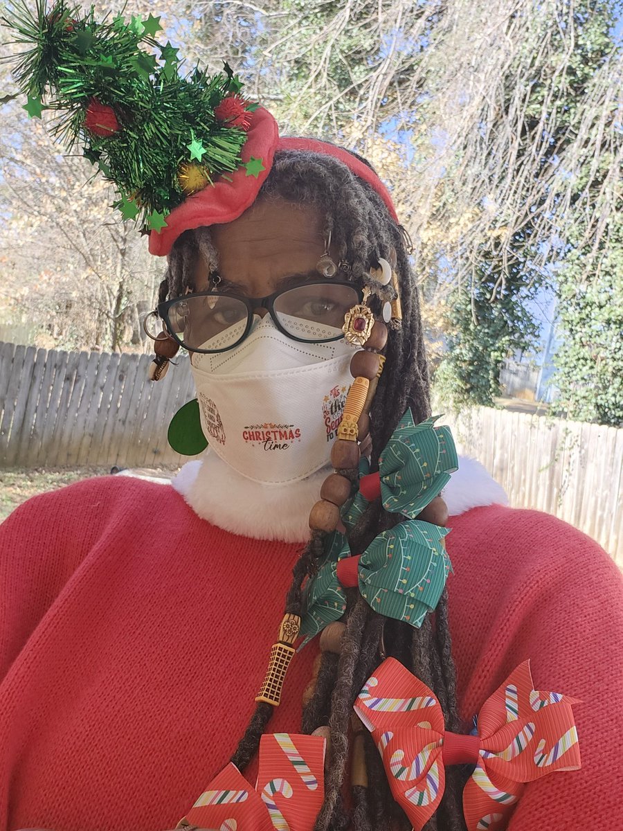 DrMarjorieRobe1's tweet image. Sending positive vibes ANYWAY 🙂 
Please stay vigilant because #CovidIsNotOver contrary to what THEY want folks to believe.
#HappyHolidays 
#stayvigilant 
#MaskUp 
#maskon 
Covid is not like the flu!