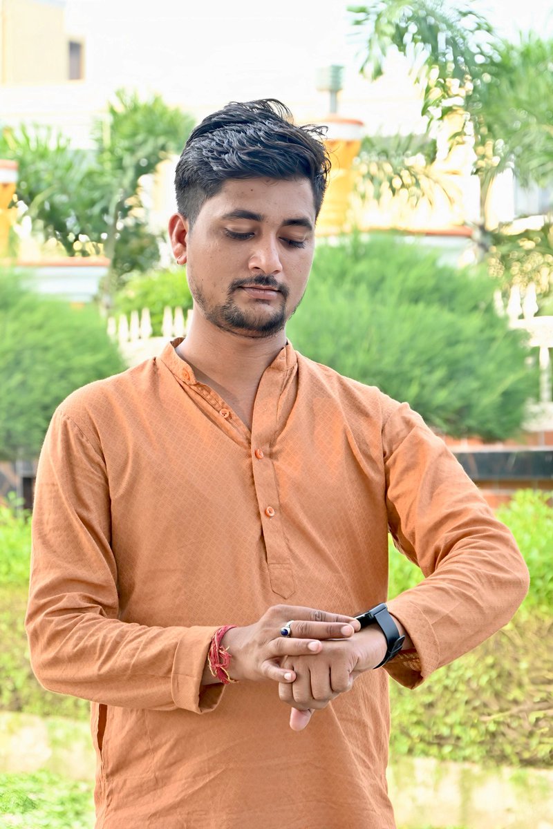 भाग्य न सब दिन सोता है,
सब कुछ प्रभु की इच्छा से ही होता है।
समय आने पर वही न्याय करता है। 🙏
#Bhagya #PrabhuKripa
#Faith #DivineWill
#Believe #SpiritualThought